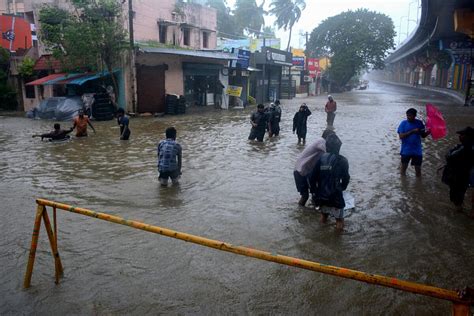 Heavy rains lash India’s southern and eastern coasts as a powerful storm closes in